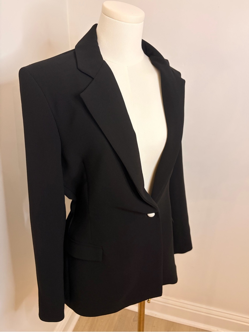 NWT LOLA JACKET In Black With Ruched Back Size 6US - Picture 5 of 13